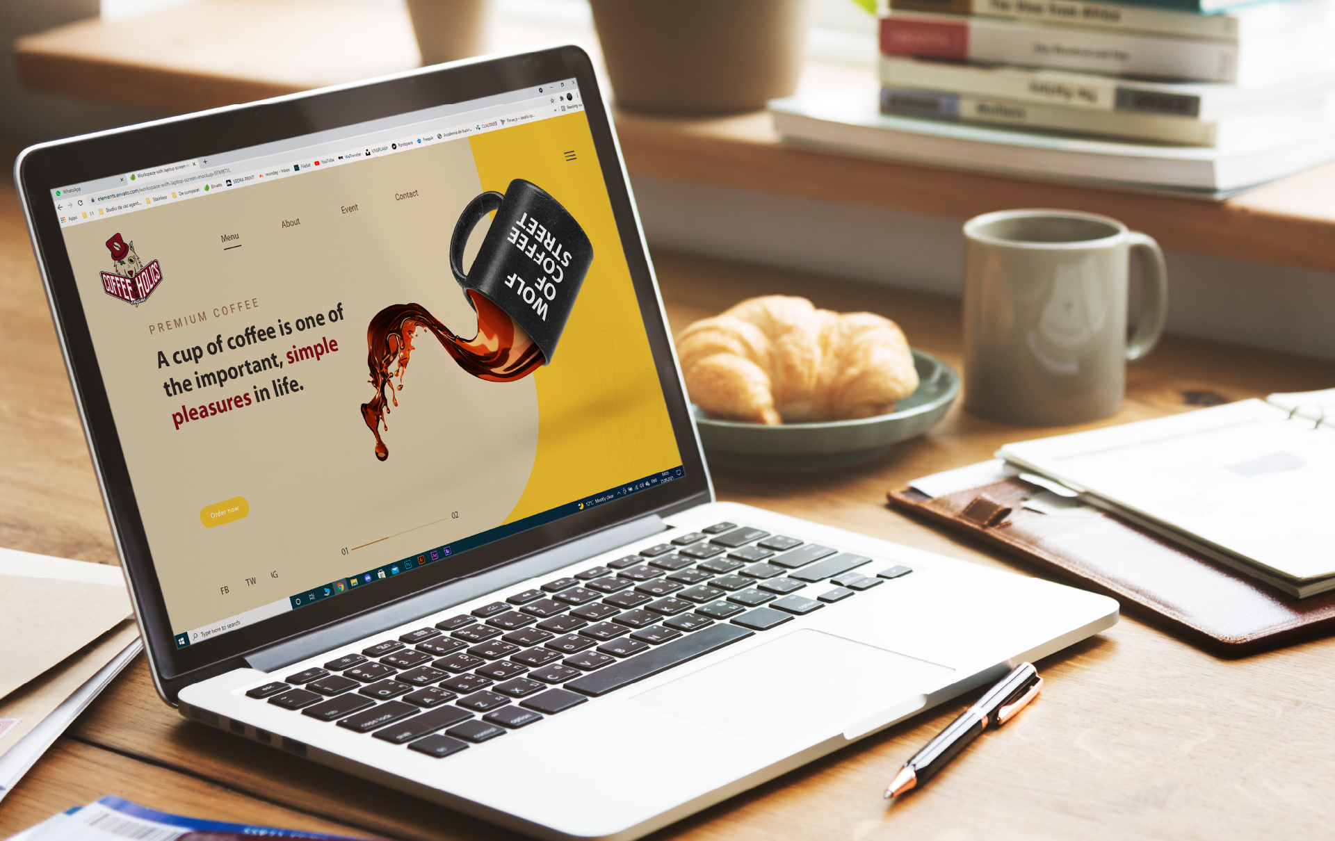 Website-ul Coffeeholics afișat pe laptop într-un mockup lifestyle