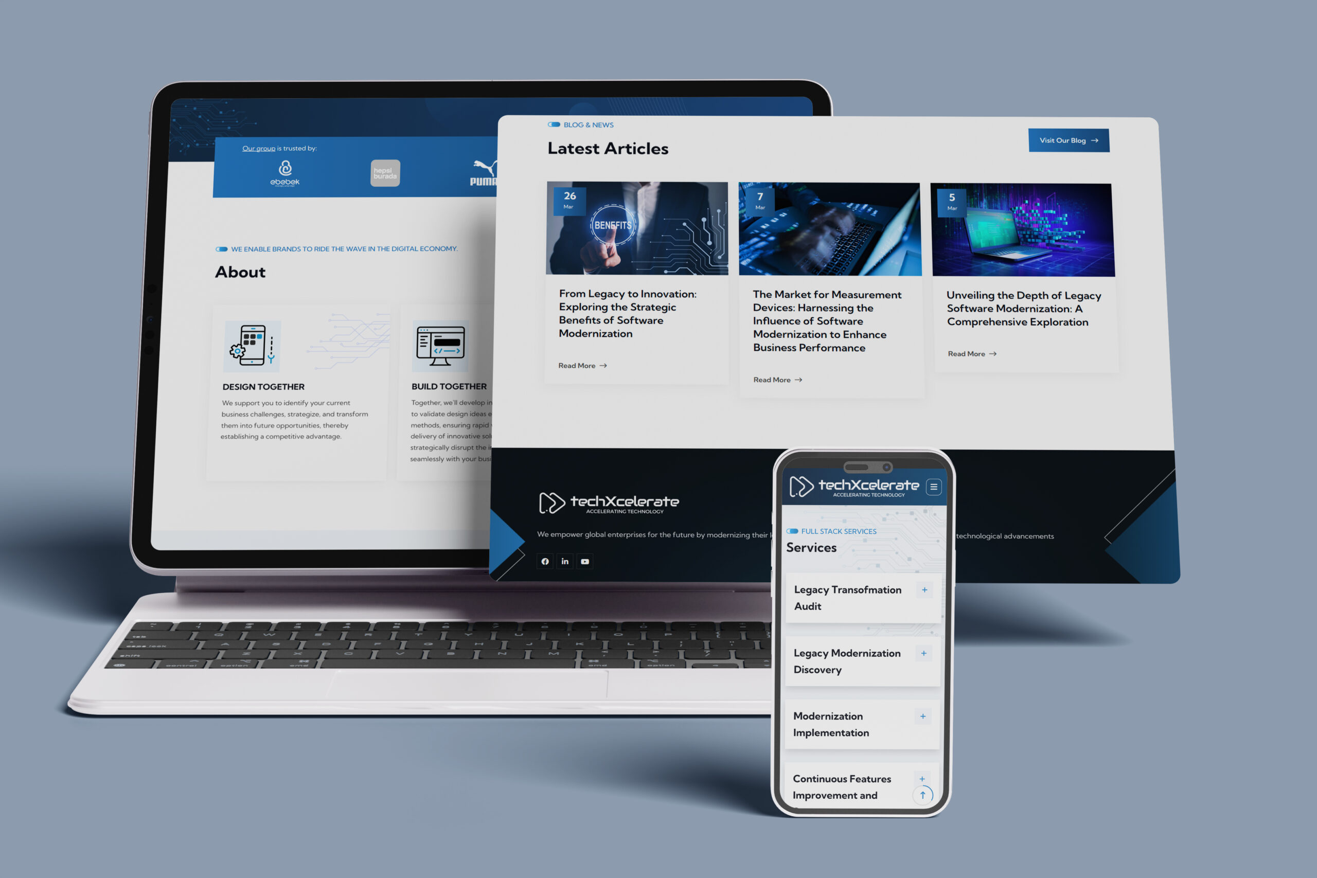 Website-ul Techxcelerate prezentat pe desktop și telefon mobil